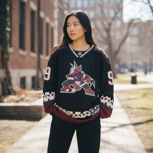 Arizona Coyotes Hockey Jersey Womens XS Clayton‎ Keller 9 Black Fanatics NHL